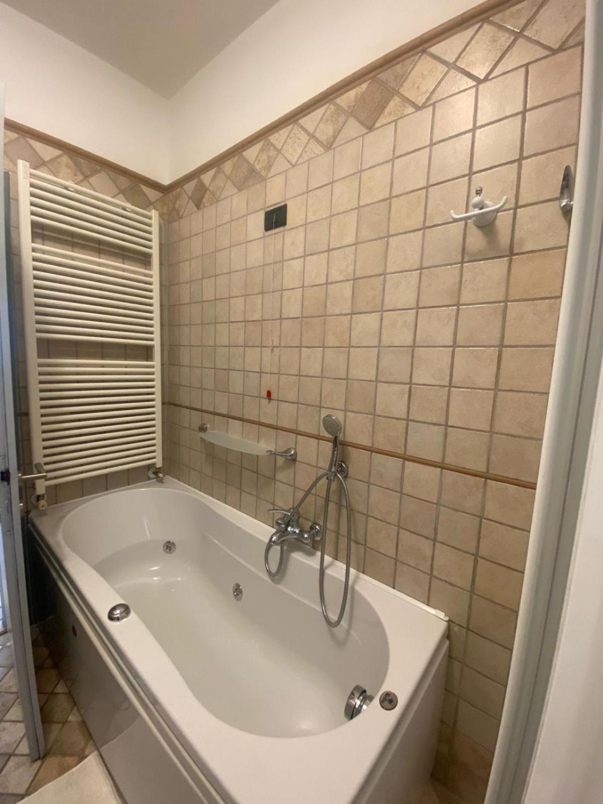 Oma Margareta Apartment Limone sul Garda Eksteriør billede